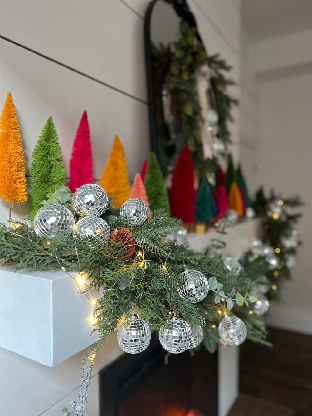 For those who love a bit of sparkle and glamour, the disco ball ornament garland is a must-try. Repurpose some disco balls into a dazzling garland that will turn your Christmas tree into the ultimate showstopper.