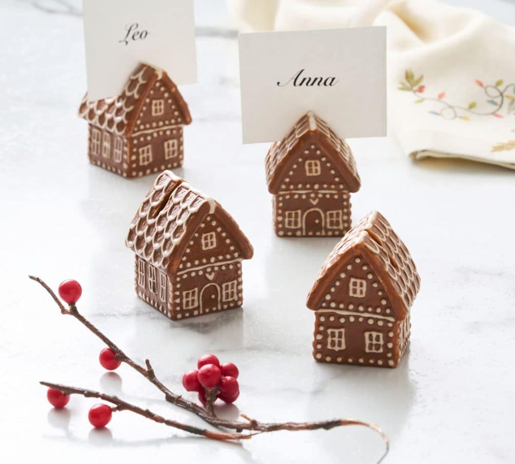 Sweeten Your Holidays: A Gingerbread Wonderland in Home Decor. Embrace the enchanting tradition of gingerbread in your holiday decor with this curated collection.