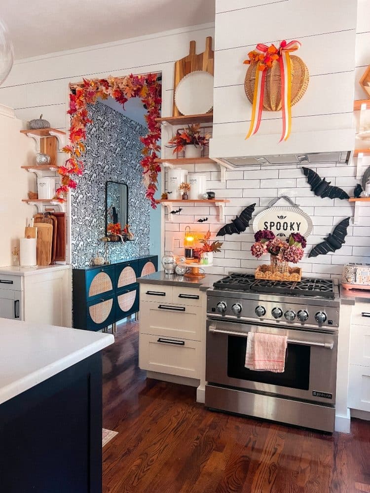 Easy Fall Over the Door Lighted Garland - make it minutes!