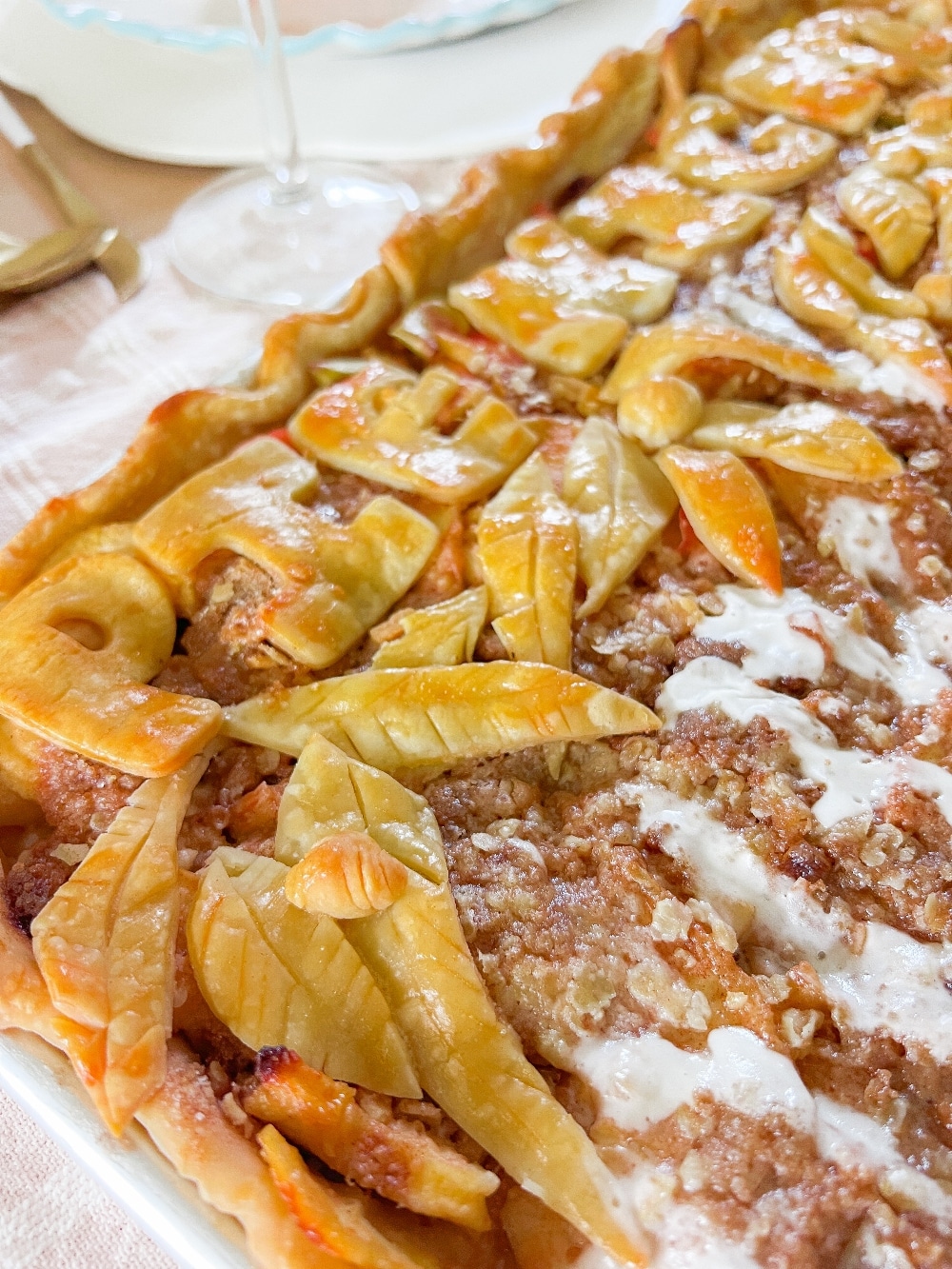 Apple Slab Pie with Streusel Topping. A crowd-pleasing dessert featuring a buttery crust, tender spiced apples and a crunchy oat streusel perfect for Thanksgiving or fall gatherings.