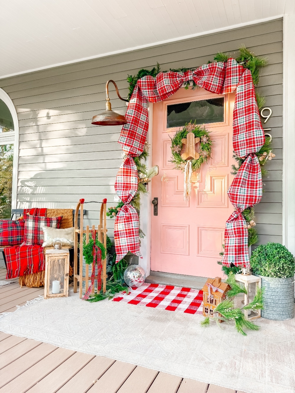 Make an Easy Giant Christmas Bow. Turn inexpensive table runners into a show-stopping giant Christmas bow with this easy step-by-step tutorial.