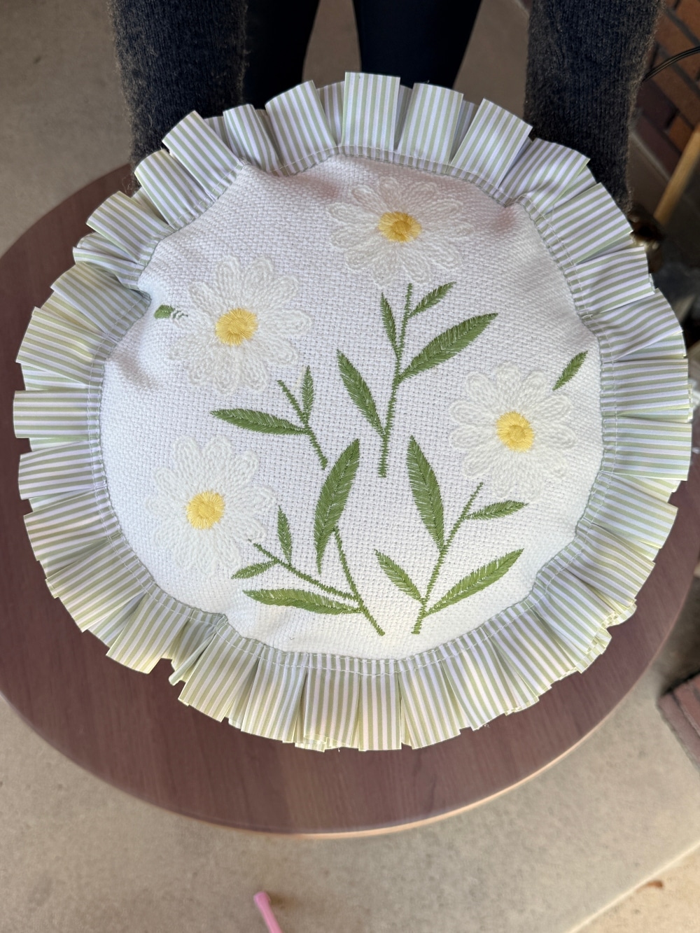 10-Minute DIY Ideas for Spring & Summer Entertaining. Create a charming spring and summer porch with these easy 10-minute DIY entertaining ideas featuring no-sew placemat pillows, a swan planter centerpiece and beautiful seasonal finds from Hobby Lobby.