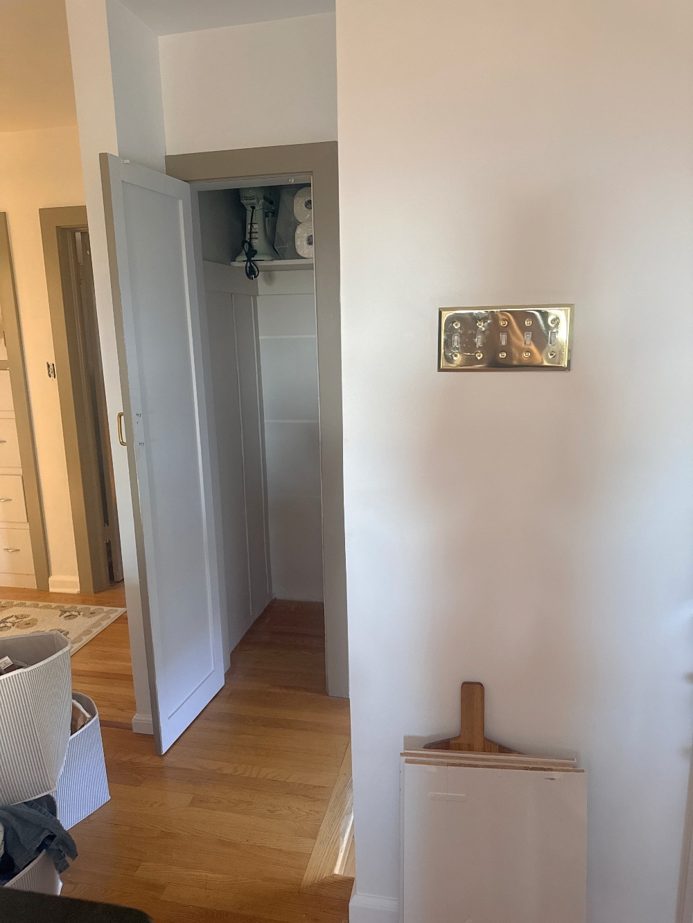This tiny pantry makeover proves that you don’t need a huge space to create beautiful, functional storage. I transformed the original pantry in my 1932 Tudor with smart storage solutions, wallpaper, pretty containers, a baking station, appliance storage, and vintage-inspired details that make every inch work harder.